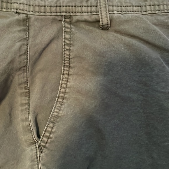 Abercrombie & Fitch cargo army green jeans. Women’s S - Picture 9 of 10